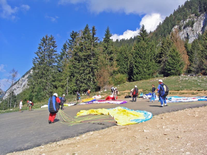 Vol en parapente au-dessus du Revard en Savoie